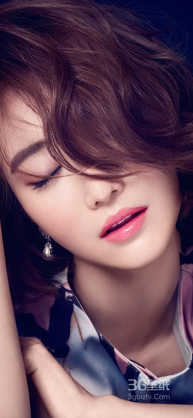 长卷发韩国美女手机壁纸1