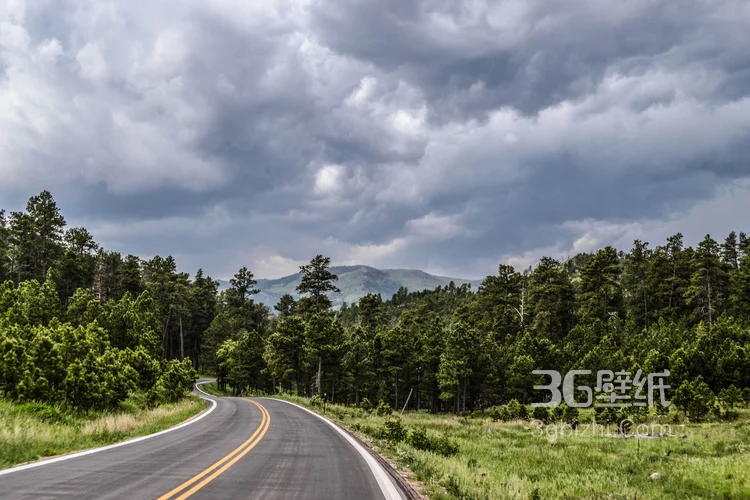 欧洲平原上的高速公路唯美图片6