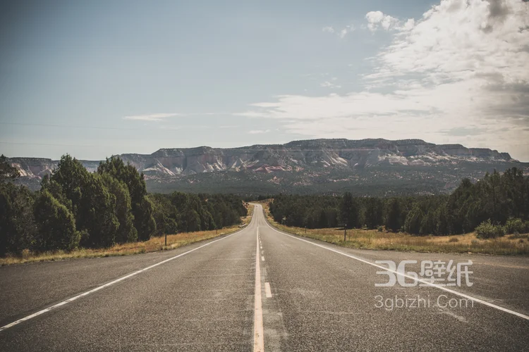 欧洲平原上的高速公路唯美图片9