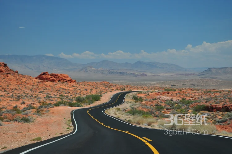 欧洲平原上的高速公路唯美图片4