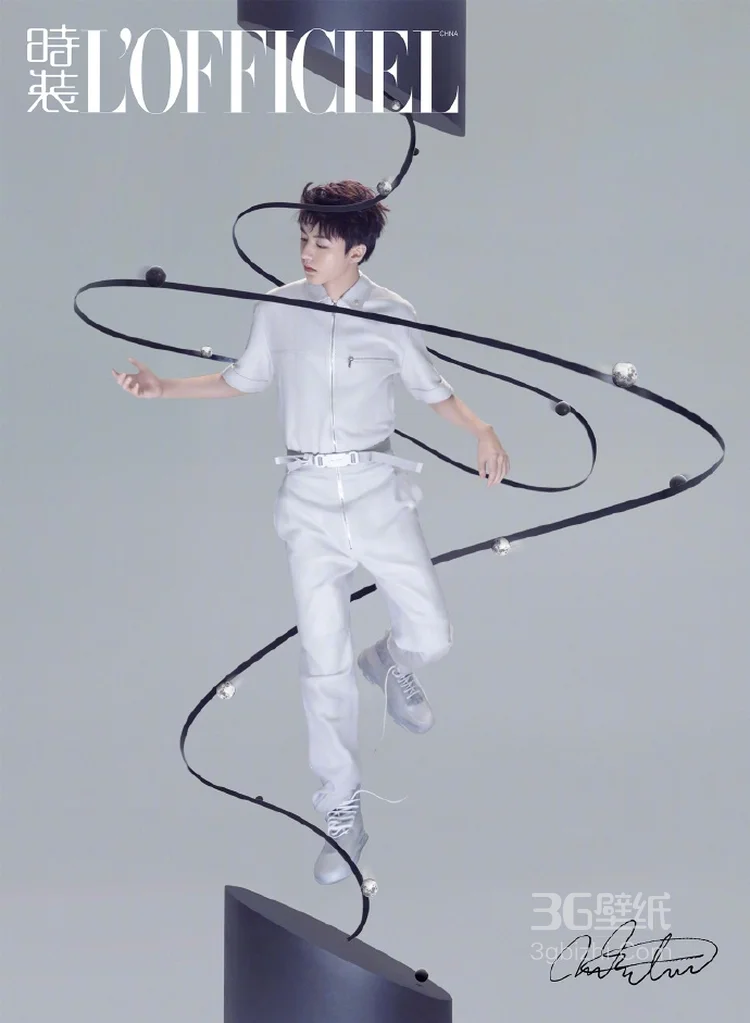 王俊凯超现代《时尚》杂志写真，科技感十足，帅气迷人3