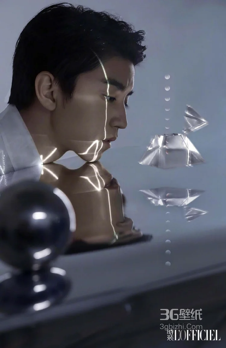 王俊凯超现代《时尚》杂志写真，科技感十足，帅气迷人2