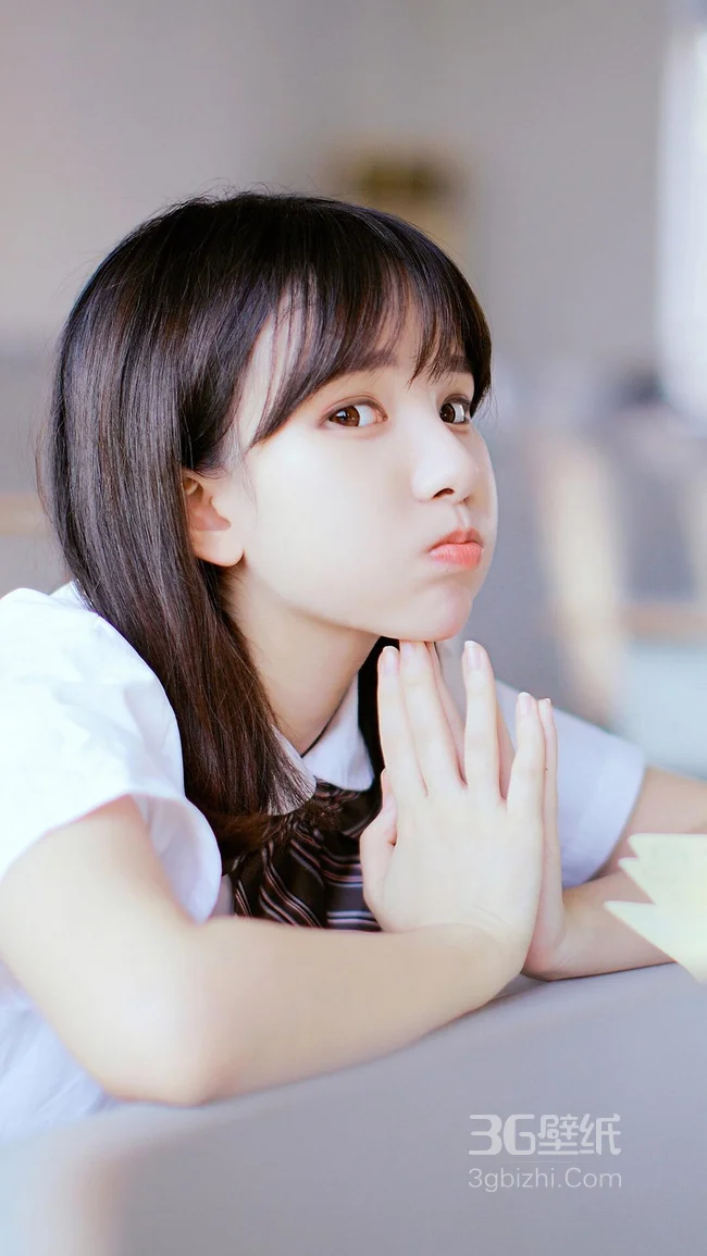 超清纯的校园学生妹子高清手机1080P壁纸1