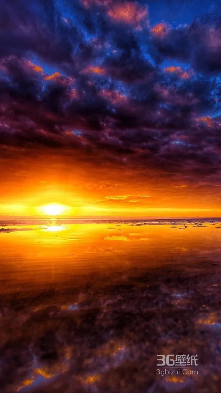 超美的一组图，行走在夕阳倒影中的欧美人图片5