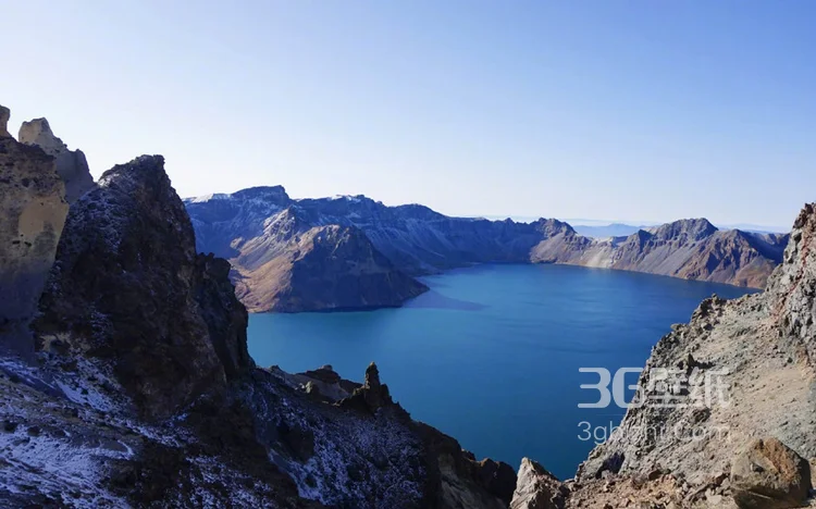 不同季节里的休眠火山长白山天池唯美壮观图片6