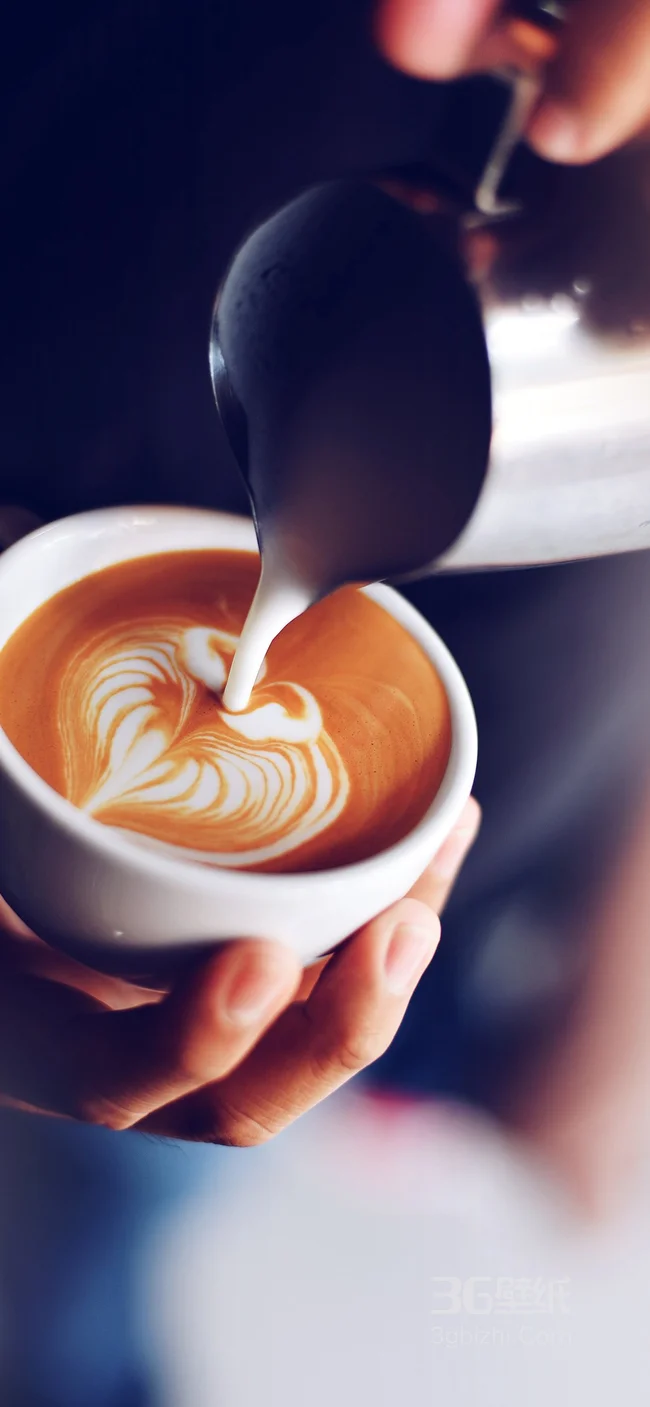 唯美的咖啡奶泡打花的手机壁纸1
