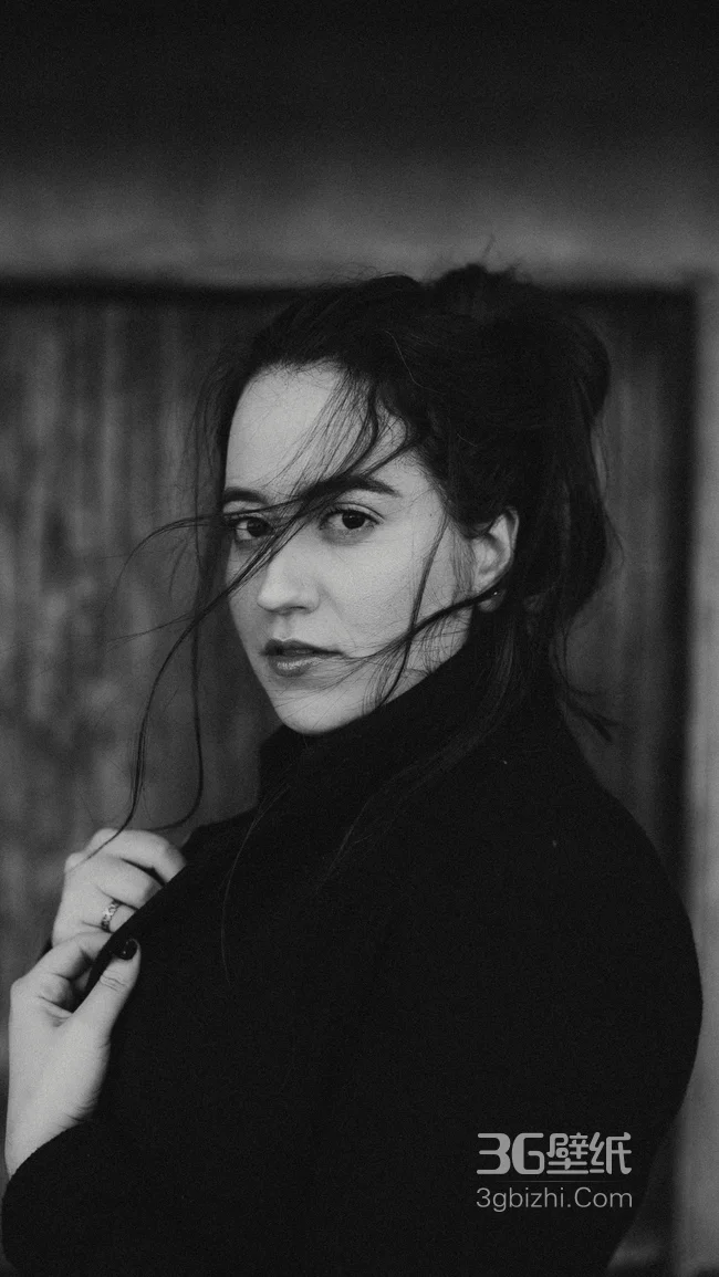 黑白色调摄影，欧美丸子头气质美女写真手机壁纸1