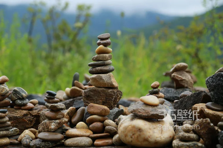 石头，鹅卵石，以及五颜六色的石头唯美图片4