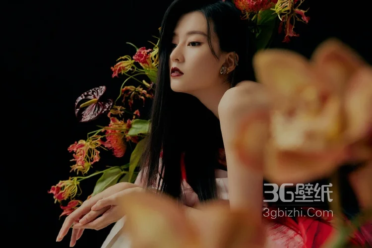 乔欣性感深红唇色化身暗夜妖姬穿搭写真图片4