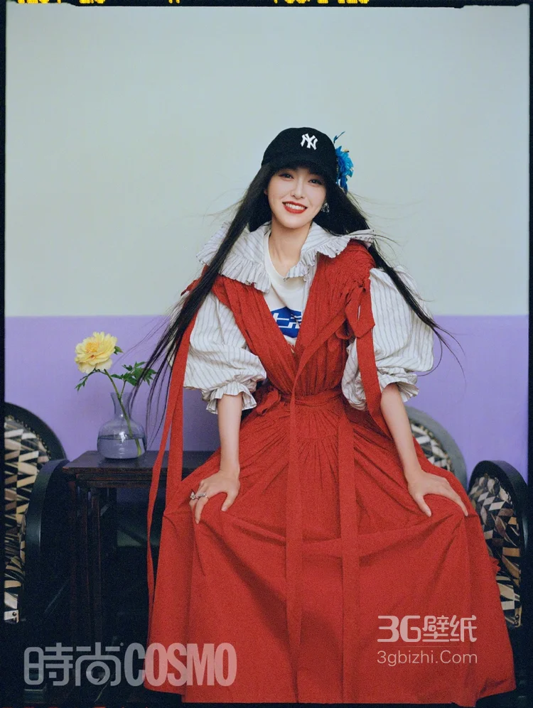 唐嫣头戴棒球帽搭配各类时尚服饰登杂志写真图片4