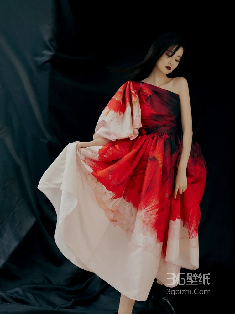 乔欣性感深红唇色化身暗夜妖姬穿搭写真图片3