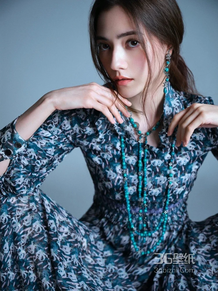 娜然翩翩舞动裙装写真酷飒美照2