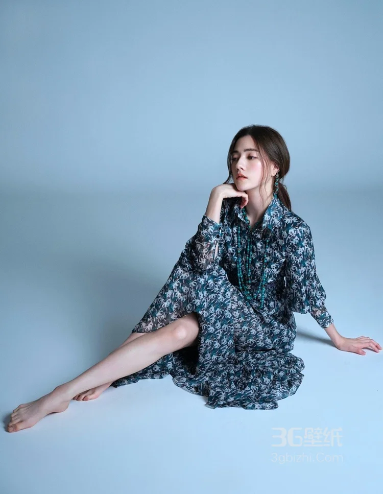 娜然翩翩舞动裙装写真酷飒美照3