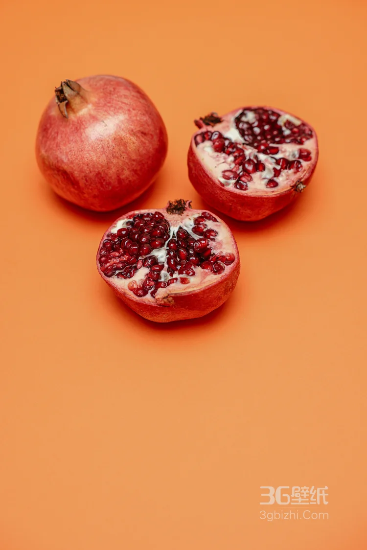火红多籽，晶莹剔透的石榴果肉唯美摄影图片3