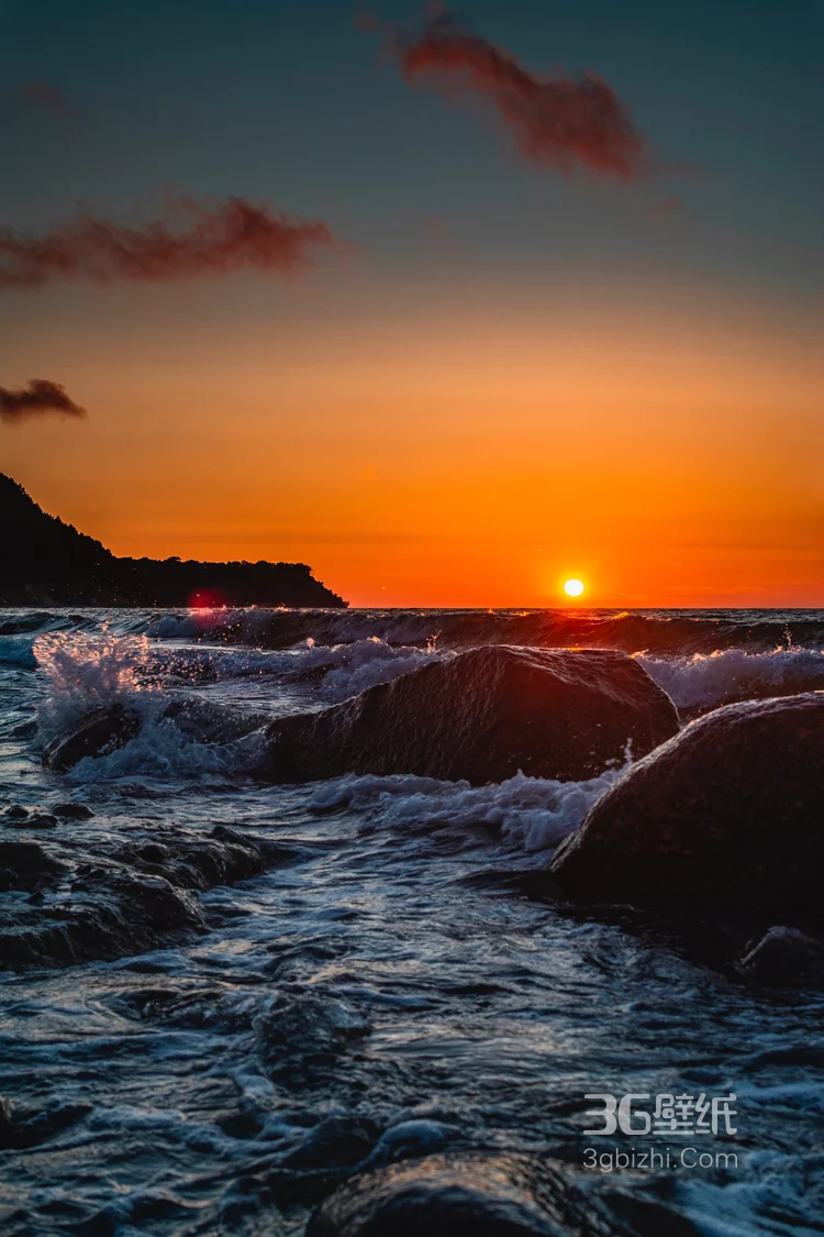 夕阳下的大海，沙滩，波涛，礁石 唯美海洋风景壁纸图片2