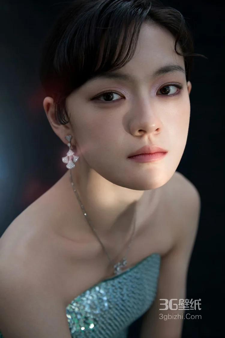 演员文淇清丽闪耀蓝绿亮片羽毛礼裙穿搭，宛若小美人鱼优雅美丽写真图片7