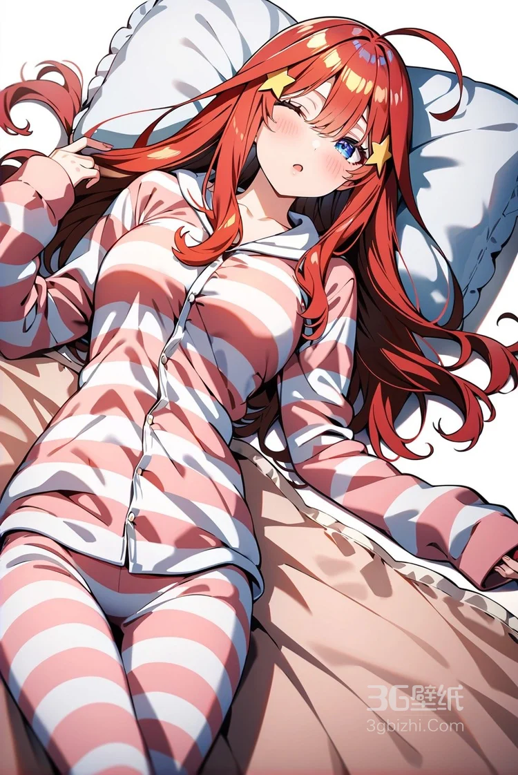 躺在床上，身着横纹睡衣的红发动漫少女插画图集5