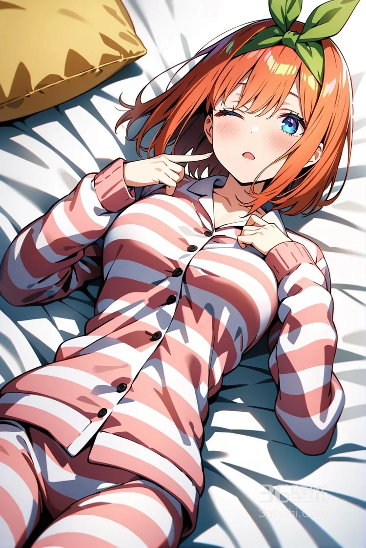 躺在床上，身着横纹睡衣的红发动漫少女插画图集4