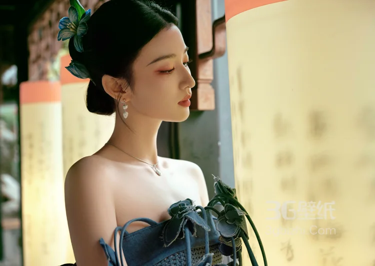 王楚然性感个性抹胸藤蔓针织连衣长裙漫步古风园林优雅写真图片13