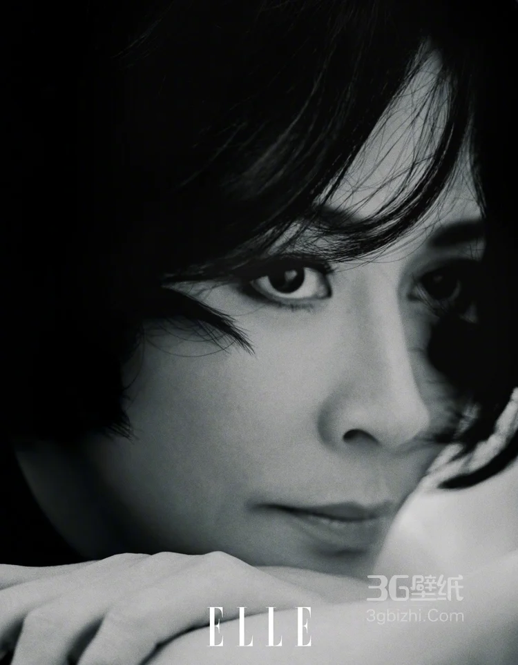 演员刘嘉玲 ELLE 四月刊封面美照,Prada 天台演绎教科书级优雅8