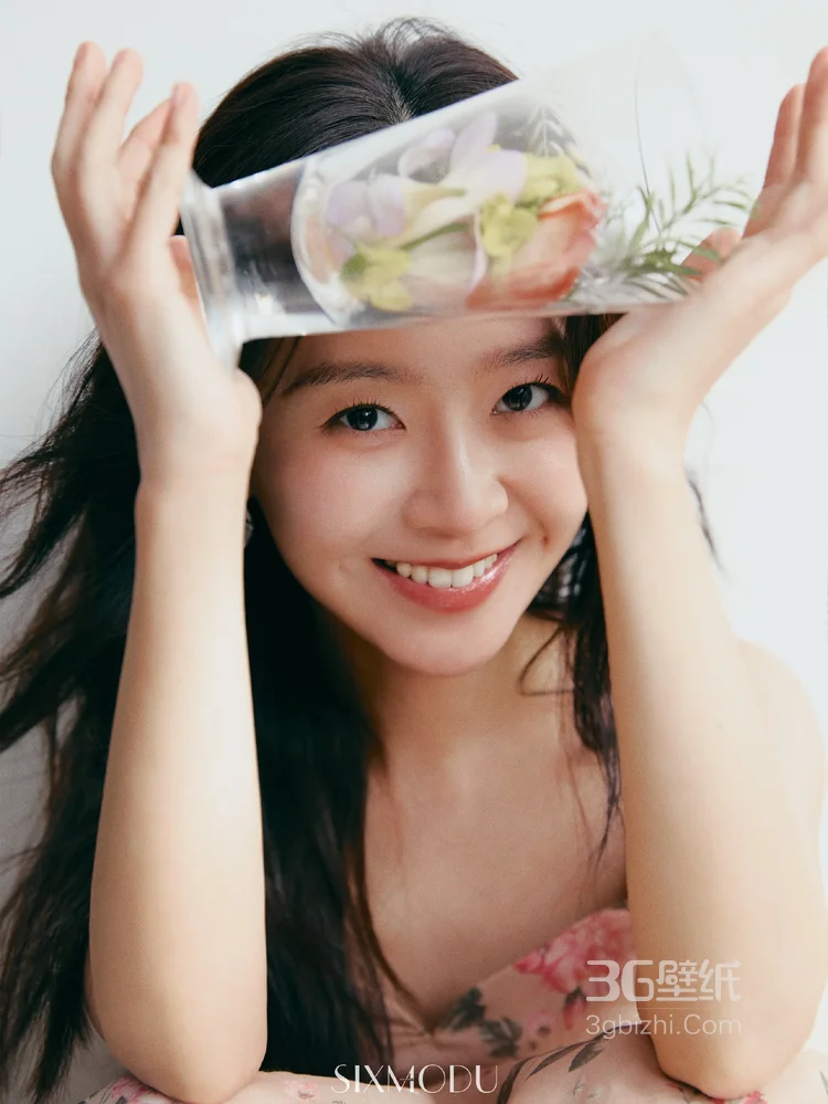 宋伊人亲近自然清新写真，随性气质，尽显人与自然和谐融合的美感3