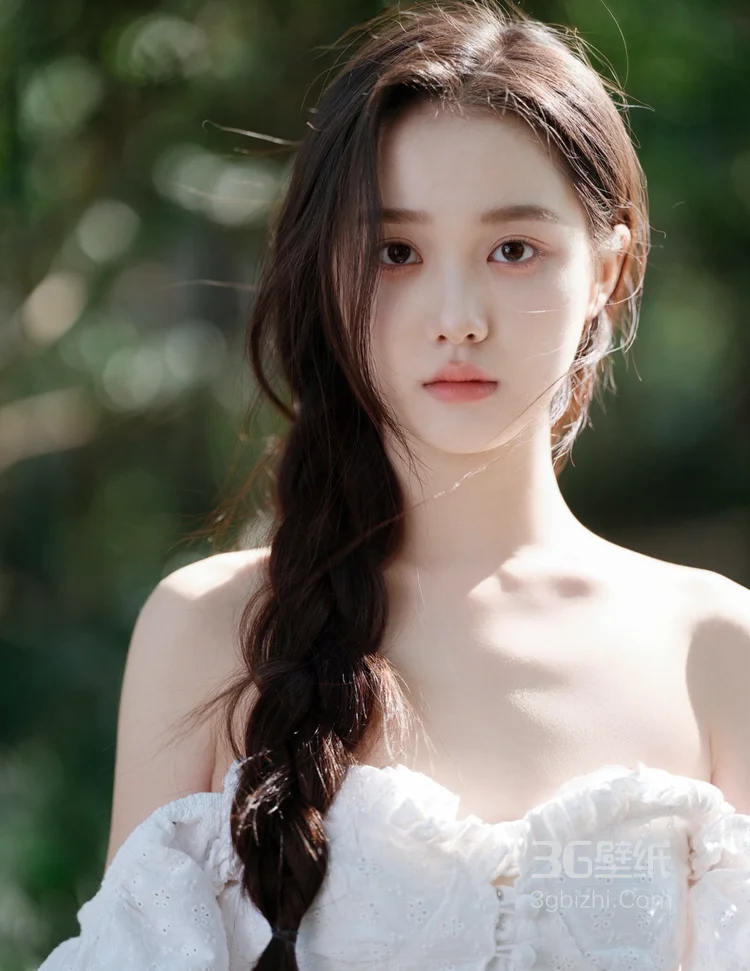 美女李瑜白色露肩连衣裙温婉甜美写真，感受春天到夏天之间的温暖2