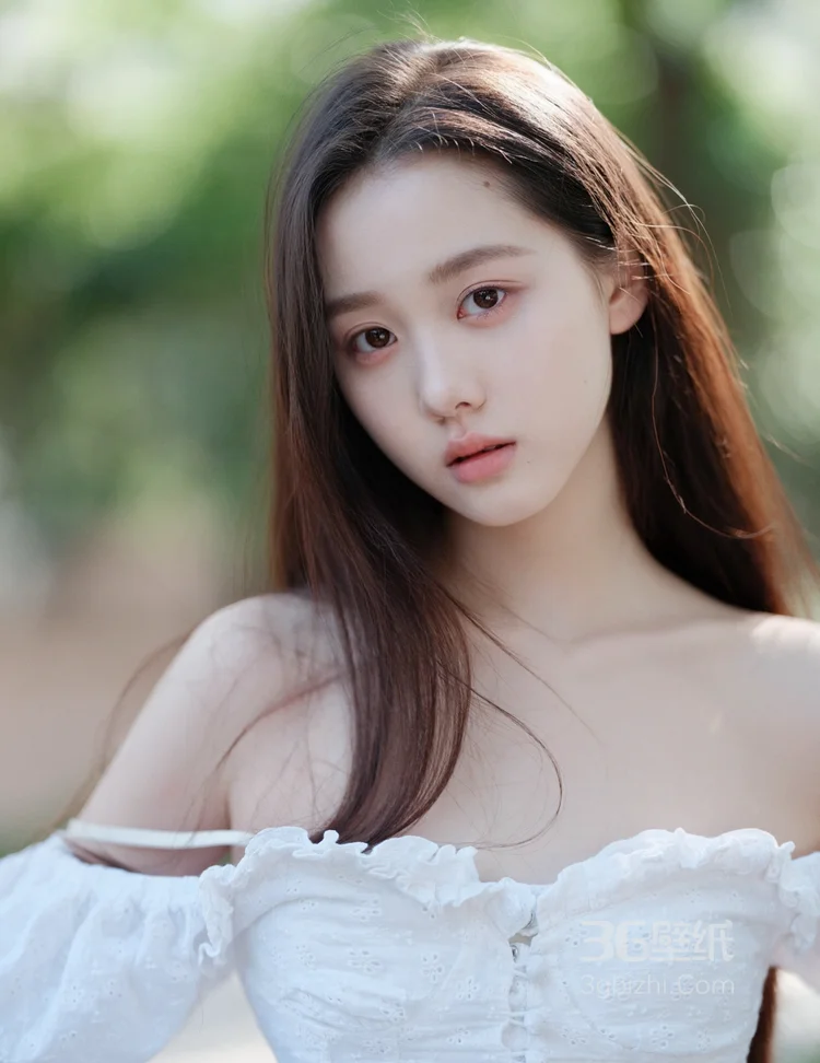 美女李瑜白色露肩连衣裙温婉甜美写真，感受春天到夏天之间的温暖6