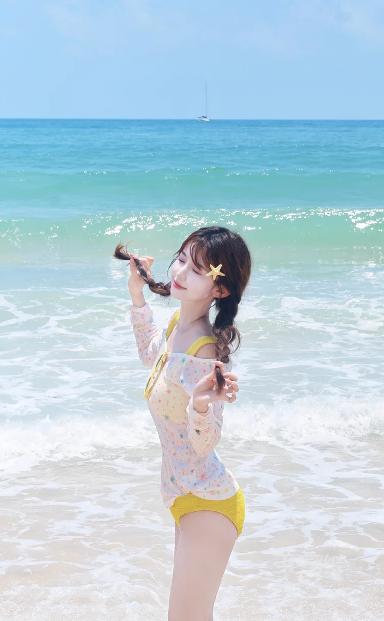 夏日，沙滩，椰子，海浪，海边比基尼美女可爱唯美写真照片5