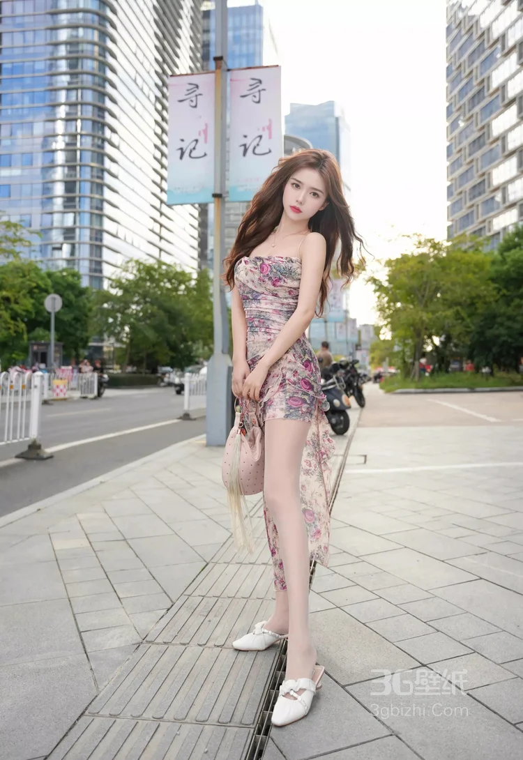 高颜值气质美女小姐姐印花裙穿搭街拍，逛街写真套图14