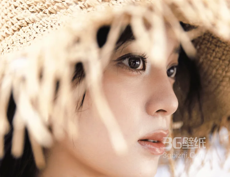 欧阳娜娜养眼吊带比基尼展性感好身材户外森系写真大片10