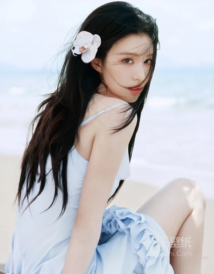 王楚然优雅浅蓝色吊带长裙海边清新浪漫超高清写真图片12
