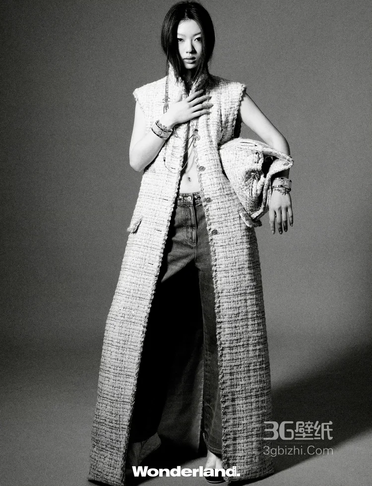 单依纯化身酷姐登某杂志写真，展现独特的时尚感与青春魅力6