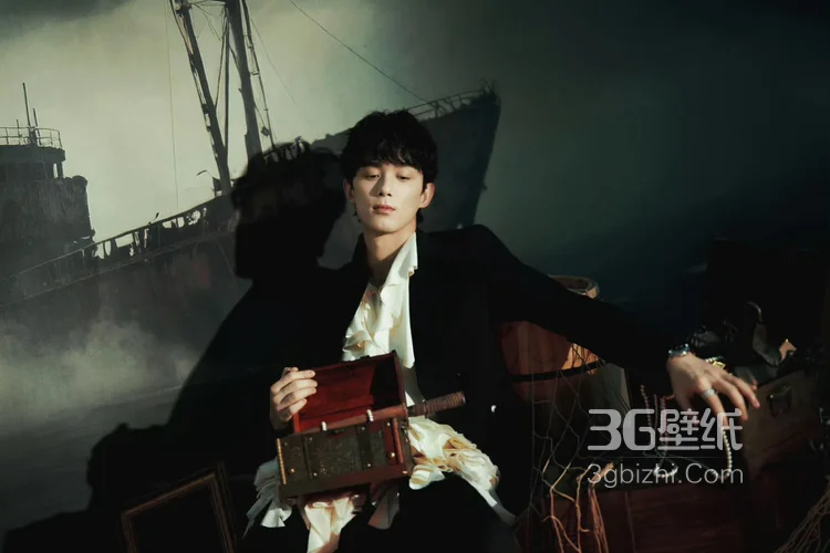 吴磊微博电影之夜活动造型帅气写真，黑西装搭配白衬衫尽显神秘氛围感魅力8