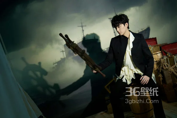 吴磊微博电影之夜活动造型帅气写真，黑西装搭配白衬衫尽显神秘氛围感魅力4