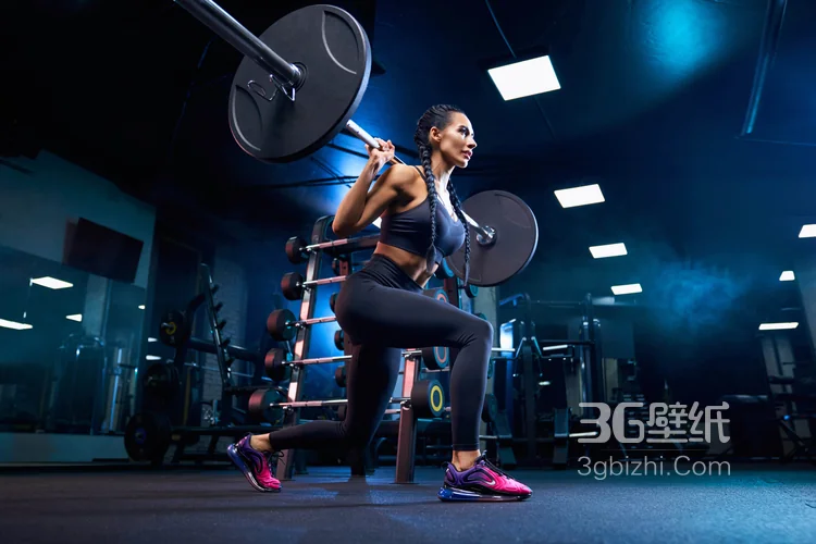 健身房里正在健身的欧美美女、健康的肌肉线条非常养眼5