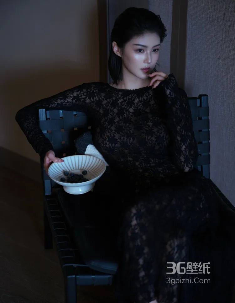 网红美女程儿，黑色镂空连衣裙氛围感私发，一举一动皆迷人4