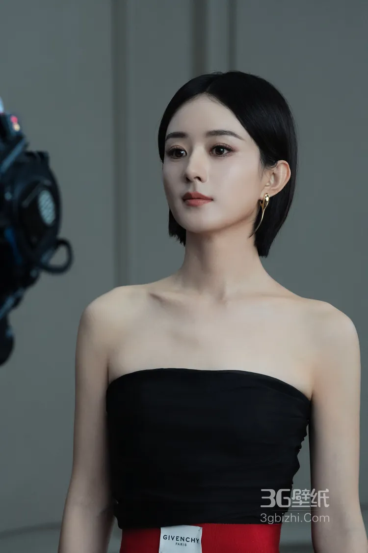 赵丽颖短发造型，化身酷飒御姐，超好看广告写真大片4