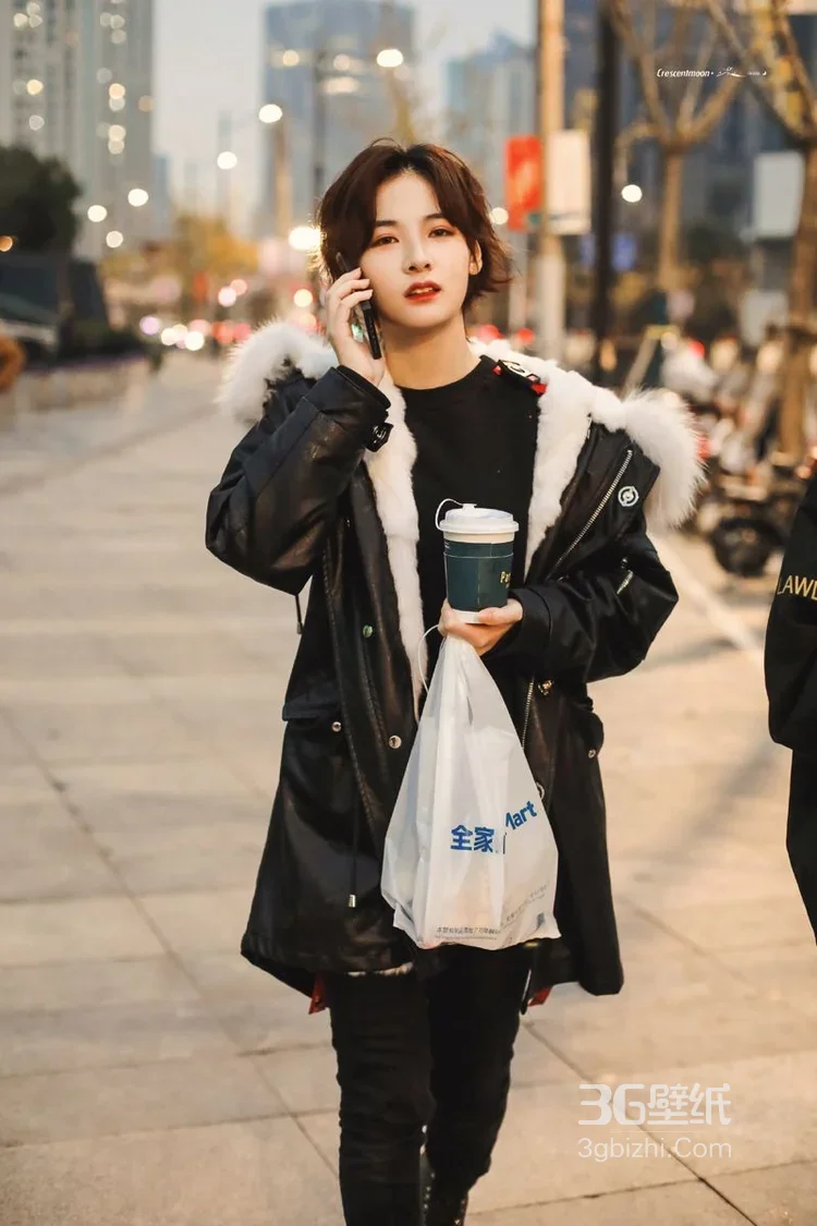 短发女星内地女歌手赵粤生活照合集2