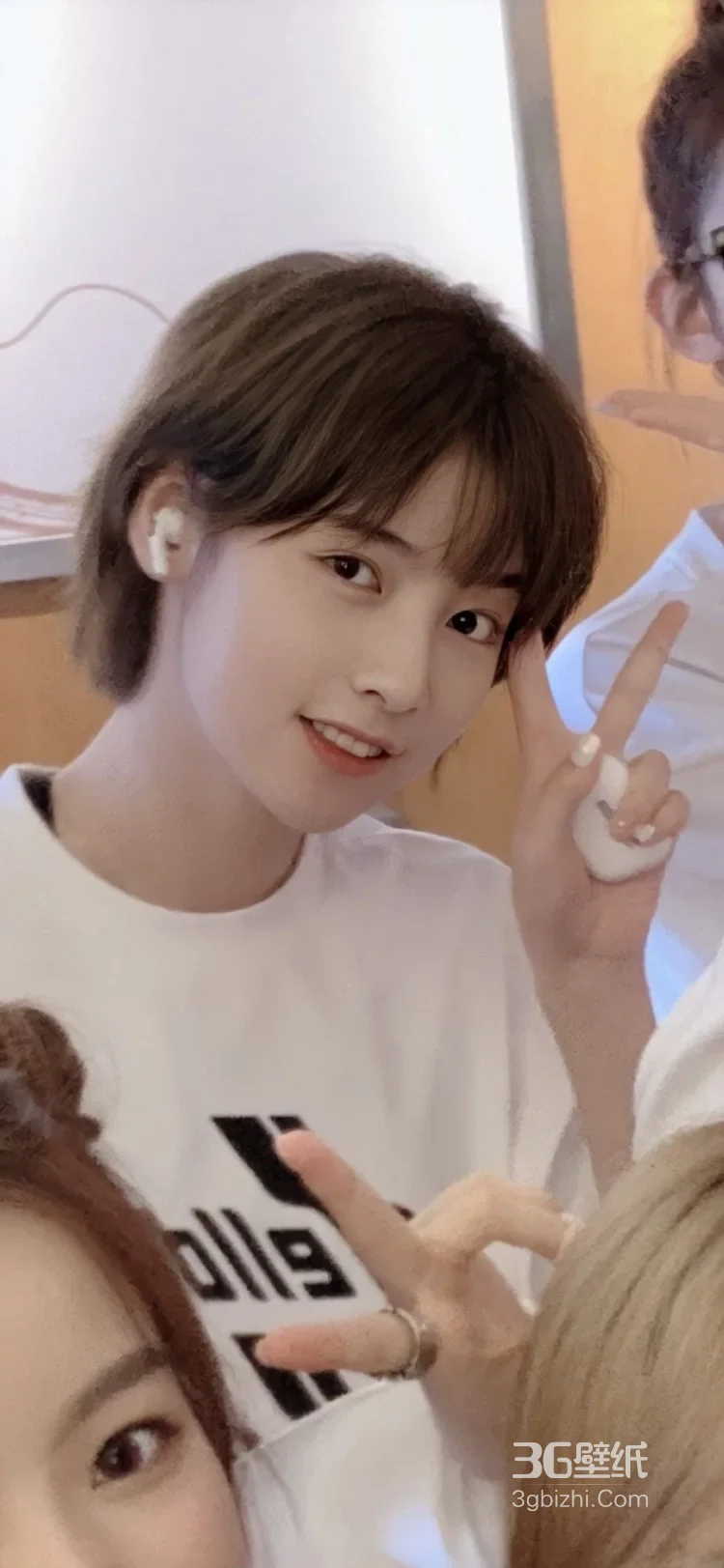 短发女星内地女歌手赵粤生活照合集5