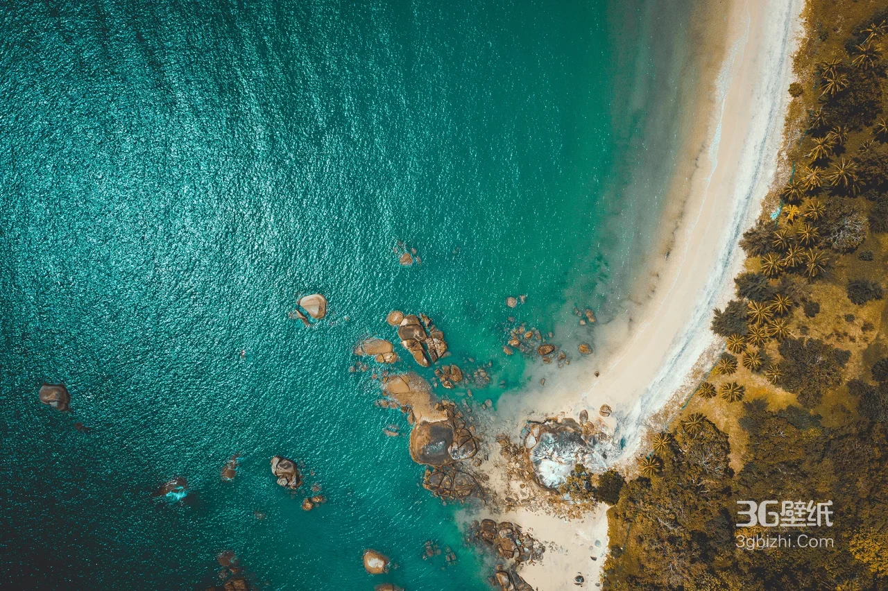 航拍青滩碧海礁石海岛风光1