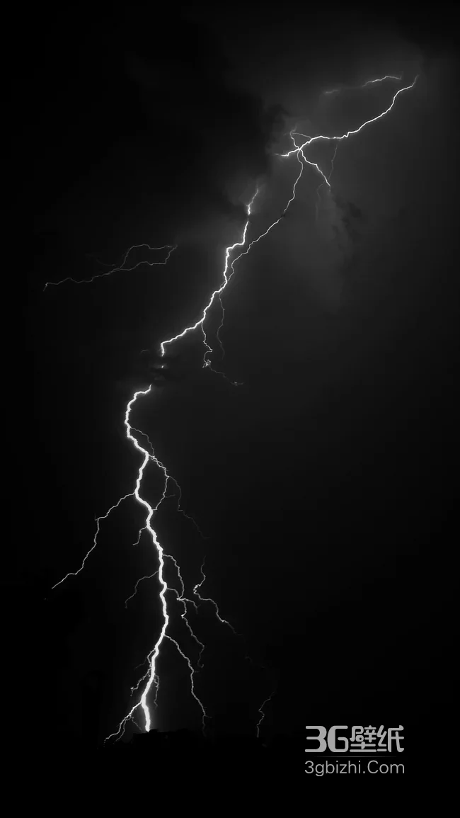 夜空闪电划破天际自然景观1