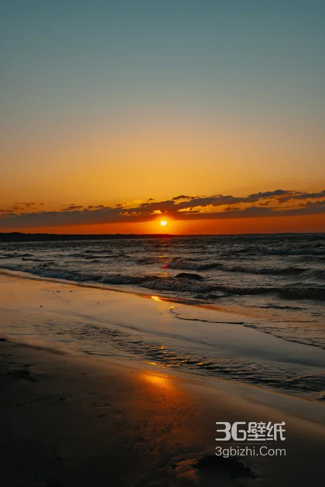 海滩日落唯美风景 海边黄昏浪花余晖壁纸1