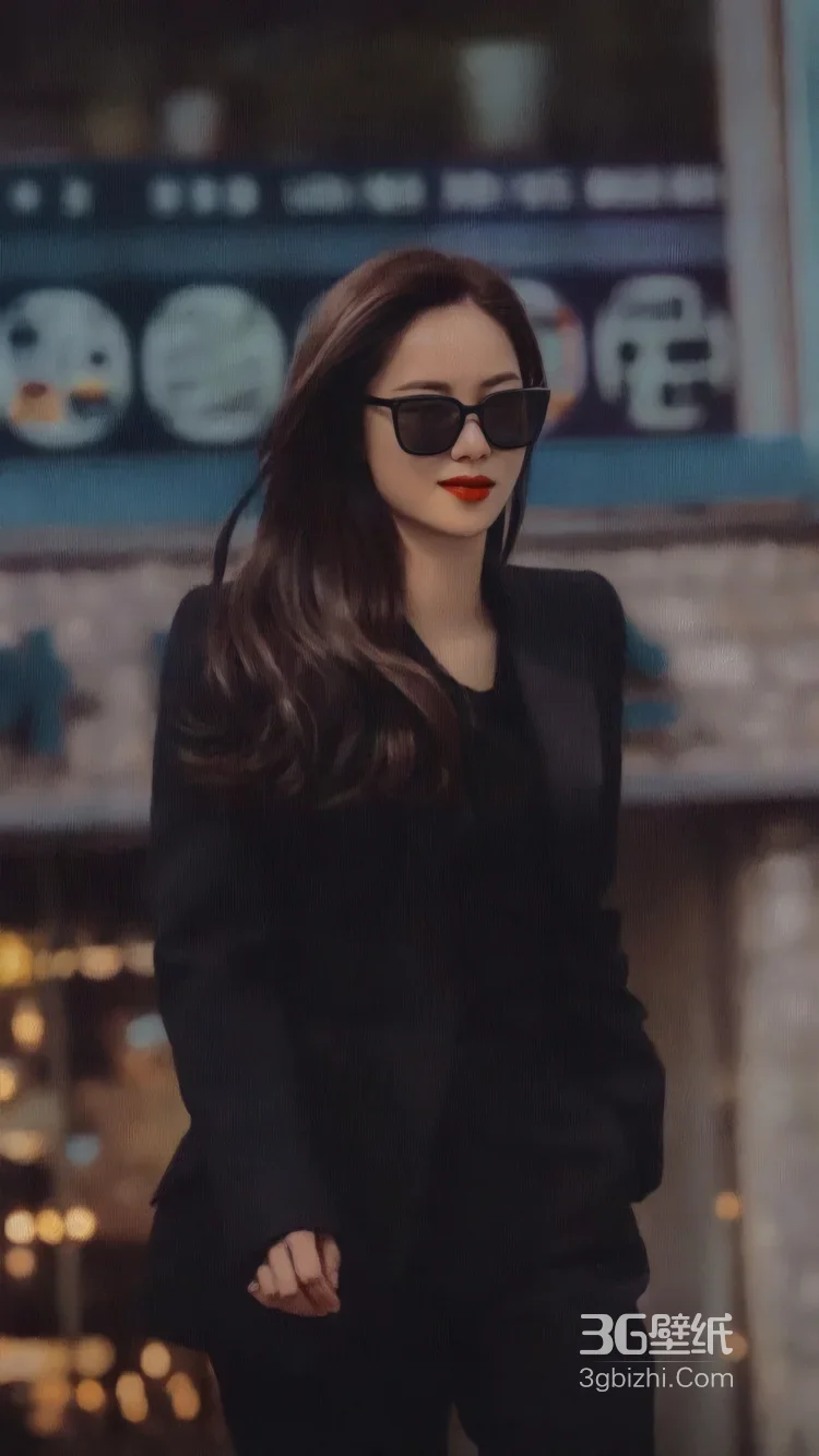 韩艺瑟黑色西装墨镜红唇街拍 时尚女主风酷酷的美女图片套图5