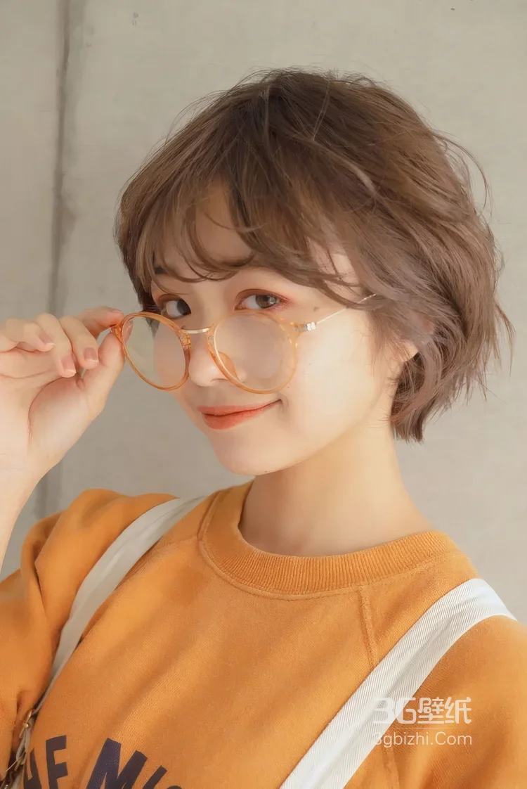 时尚短发女性户外街拍 摩登穿搭潮流发型壁纸1