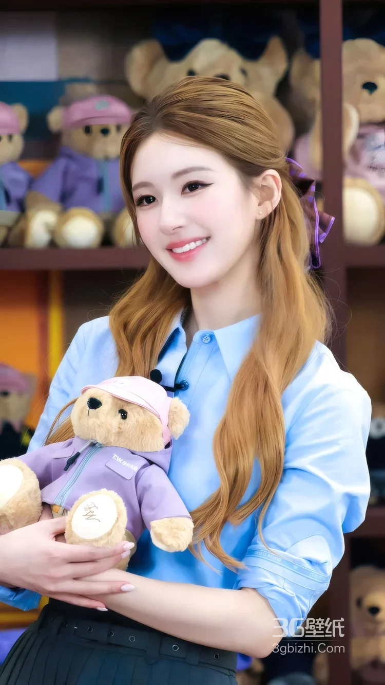 内地明星《赵露思》抱小熊 泰迪熊背景蓝色衬衫写真9