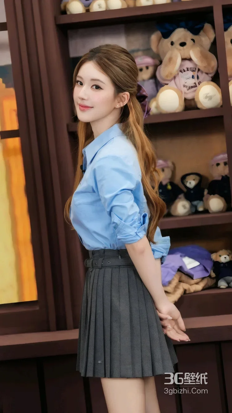 内地明星《赵露思》抱小熊 泰迪熊背景蓝色衬衫写真5