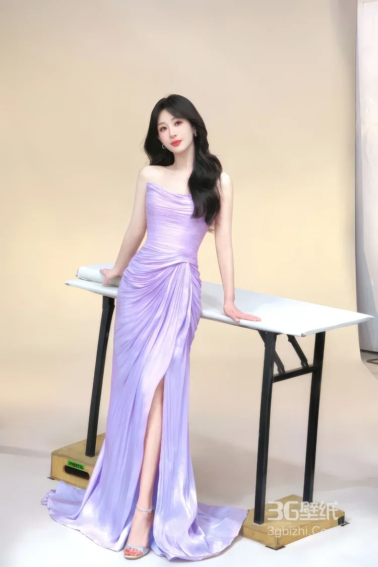 杨紫紫色抹胸裙优雅写真 明星时尚造型壁纸2