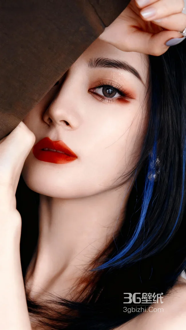 时尚女神·蓝黑挑染红橙妆容 精致氛围感拉满高清无水印1
