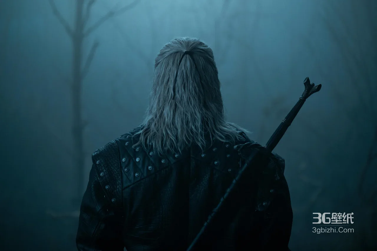 杰洛特·银白长发 暗黑风《巫师 3：狂猎》雾林猎魔 高质感电脑壁纸1