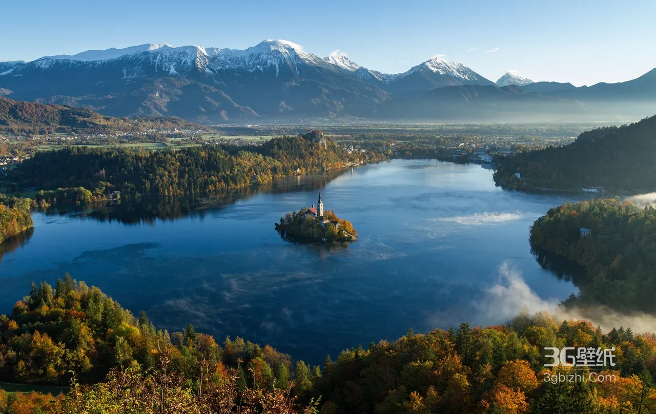 布莱德湖湖心岛秋景·唯美写实自然风光壁纸1